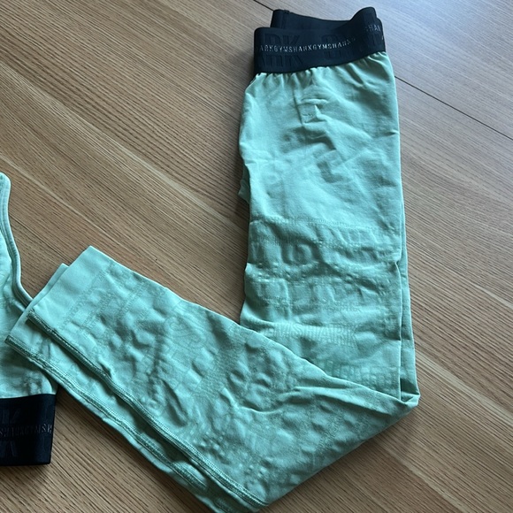 GYMSHARK 2 pc Set 💚🖤 - Picture 7 of 8